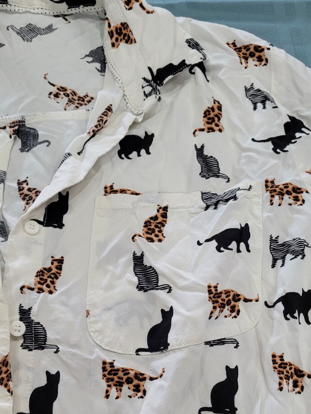 Cat Print Button-Up Shirt White Black Brown Longsleeve Front Pocket Vintage Thin